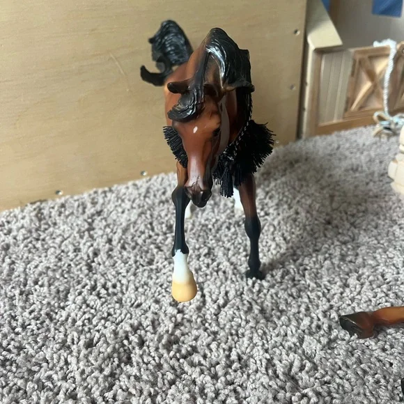 Breyer Empress Model - Picture 3 of 7